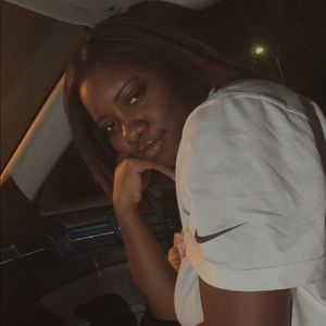 Meet your Posher, Azia